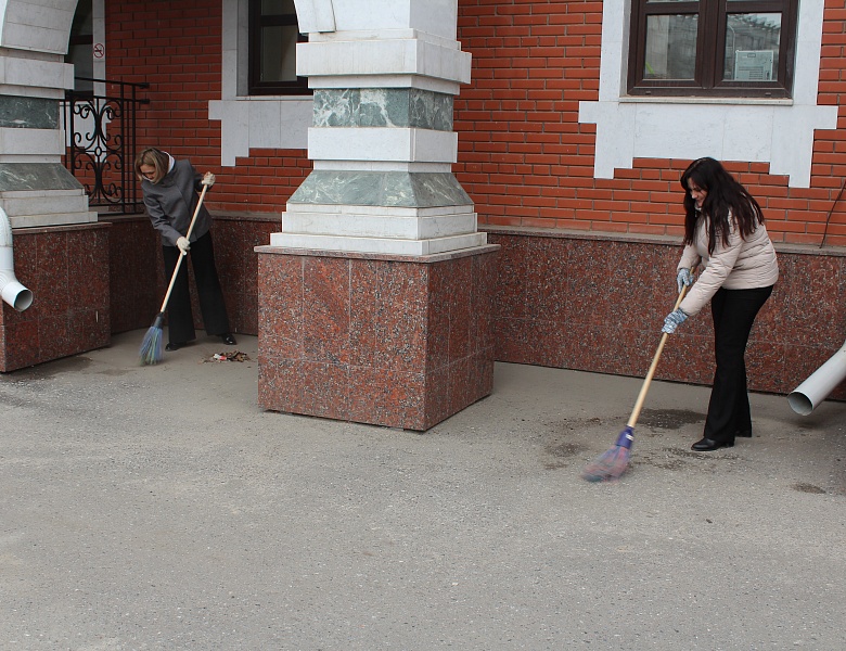 28 марта прошел весенний субботник по благоустройству территории.